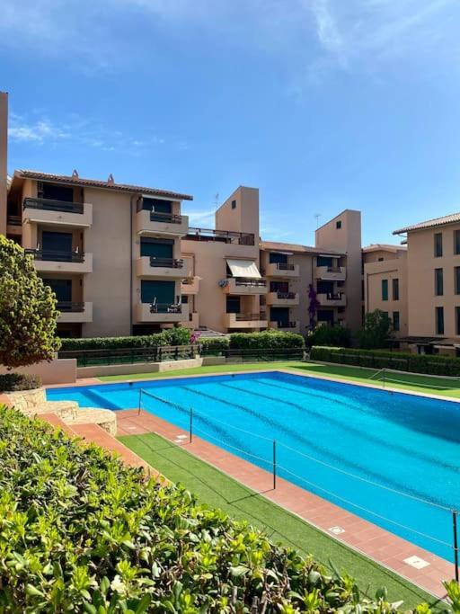 Marlena Apartment Ла Мадалена Екстериор снимка