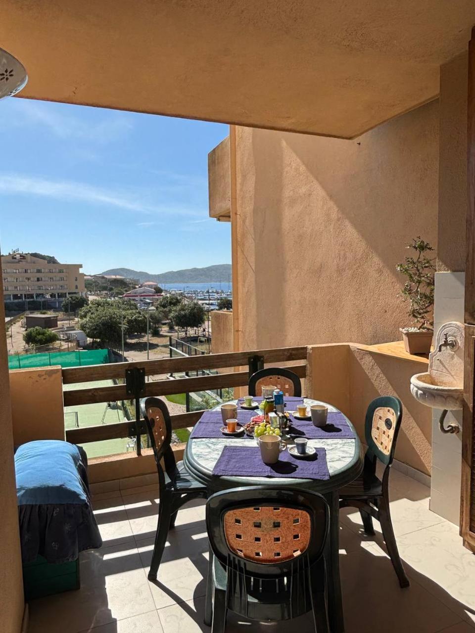 Marlena Apartment Ла Мадалена Екстериор снимка
