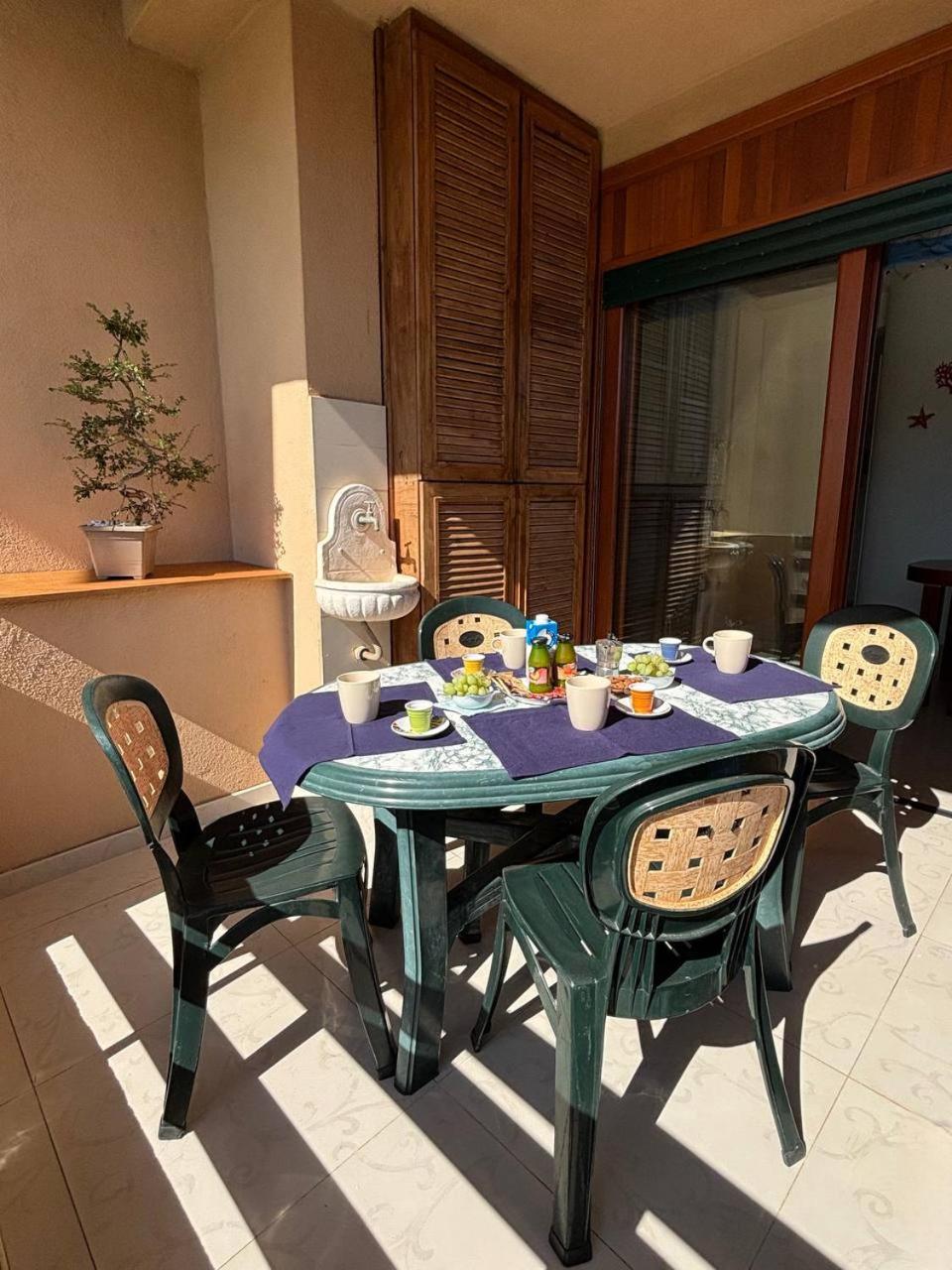 Marlena Apartment Ла Мадалена Екстериор снимка